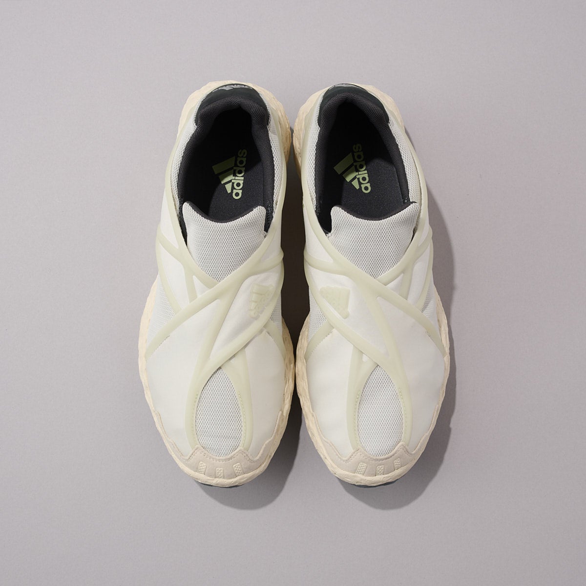 ぺたんこアディダス”じゃないほうなら…。スリッポンな「アディダス」の