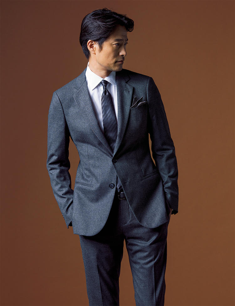 ジョルジオ アルマーニのスーツは、何故こんなにも美しく、動きやすい