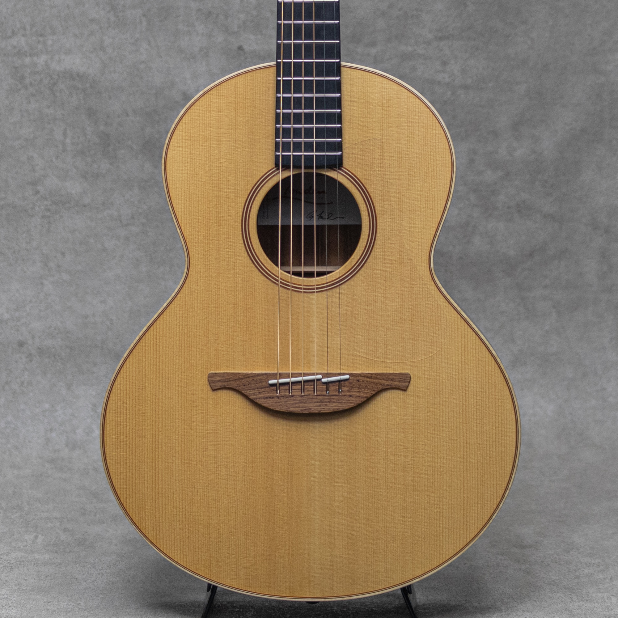 アコースティックギターその他輸入ブランド一覧 | 三木楽器公式通販