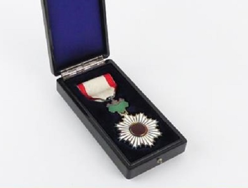 勲五等 双光旭日章 買取参考価格 ｜くじら堂