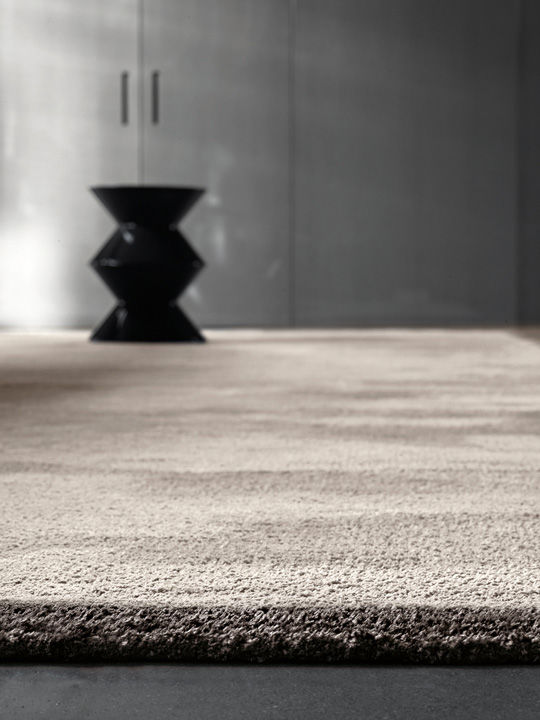 引取り限定Minotti 107万DIBBET ドルドーニ ラグ 引取り限定Minotti