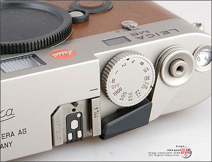 Leica M6TTL 0.72x Titanium Finish (10435) rangefinder camera model
