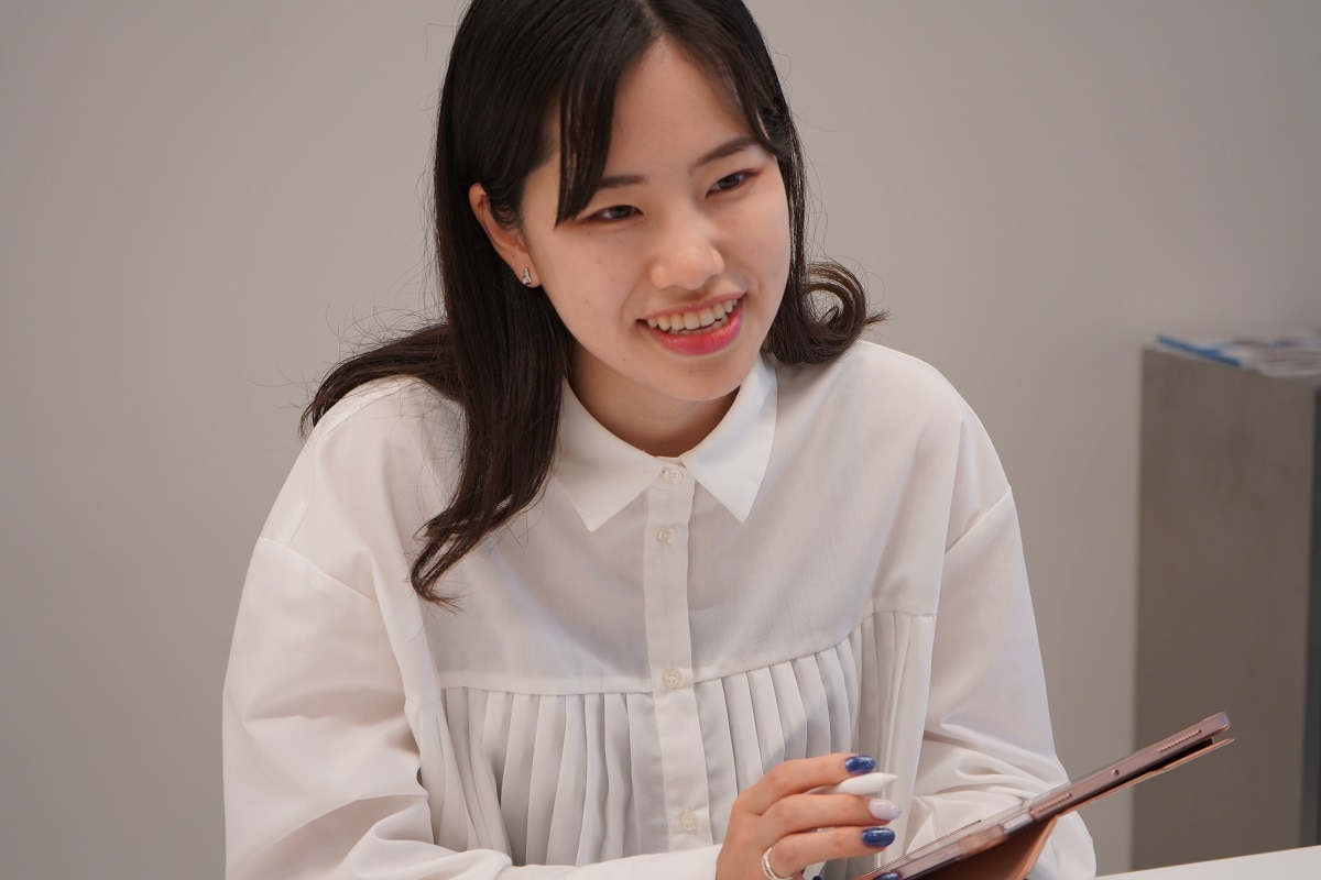 マルーンミラー》開発秘話：開発担当者に聞いてみた！柔らかな印象を