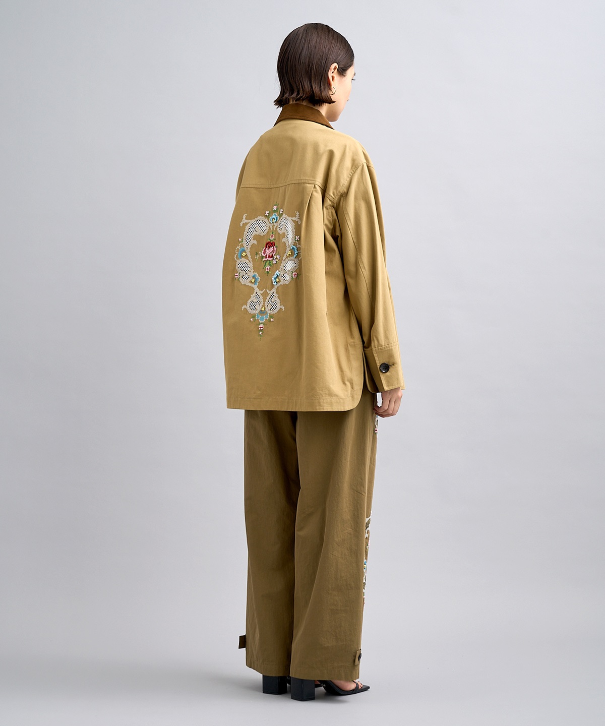 ビーズフラワー刺繍ジャケット | MUVEIL Online Shop