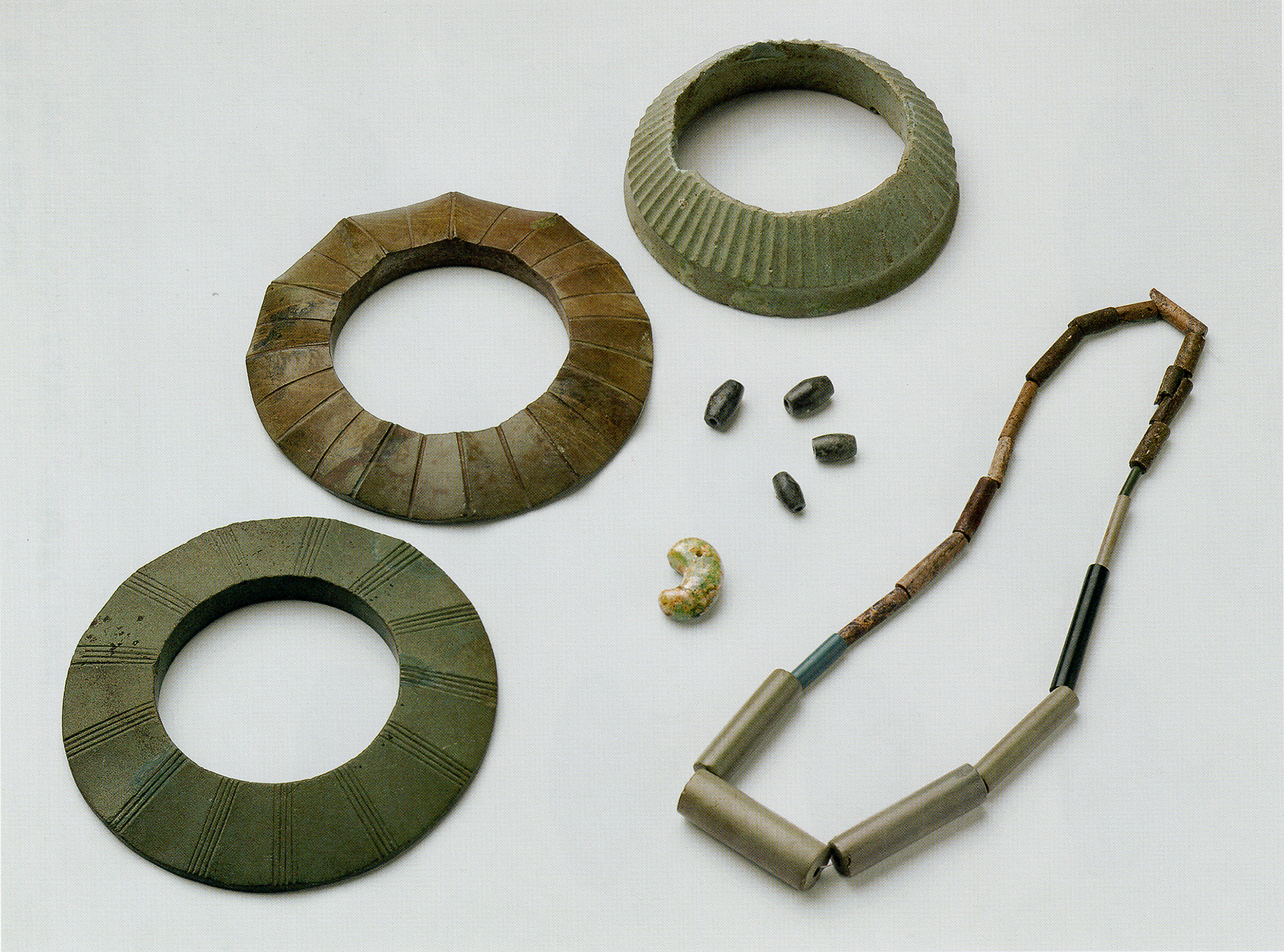 沖ノ島の奉献品｜世界遺産「神宿る島」宗像・沖ノ島と関連遺産群