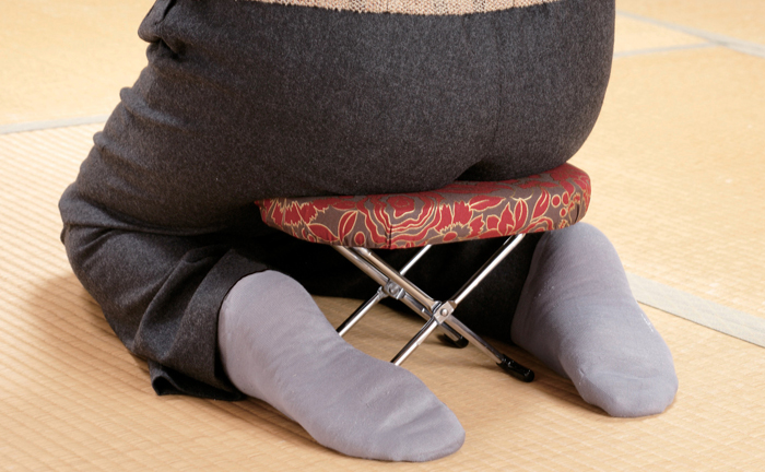 らくらく正座椅子 折りたたみ 3段切替式 孔雀印 住友産業を激安で販売