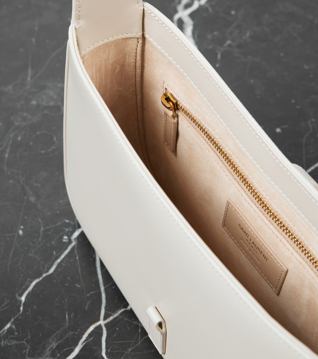 Le 5 à 7 leather shoulder bag in white - Saint Laurent | Mytheresa