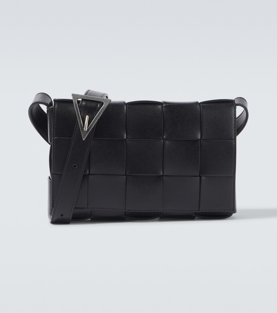 Cassette Intreccio leather crossbody bag in black - Bottega Veneta