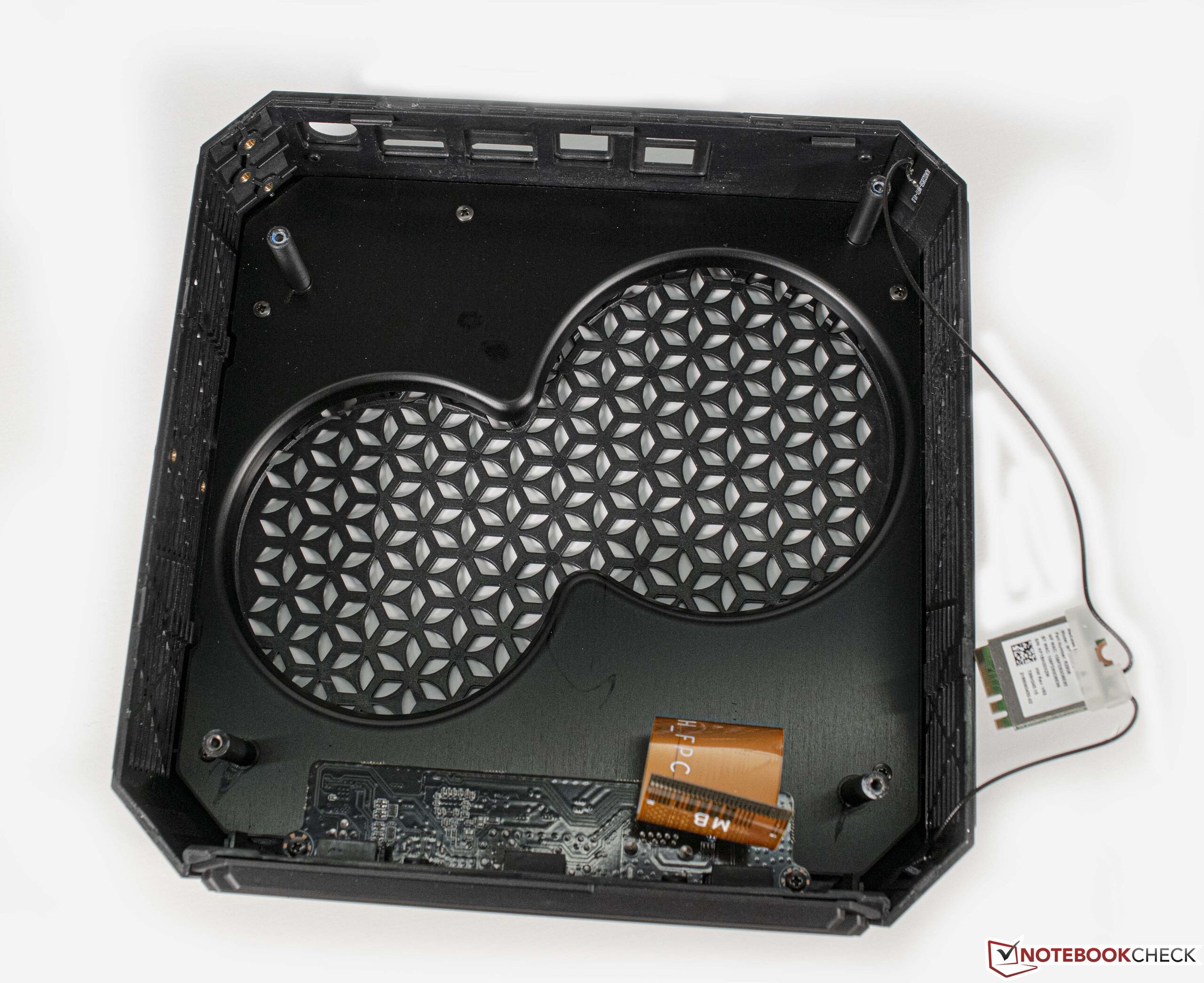 Minisforum HX90G review: Compact gaming PC with AMD Ryzen 9 5900HX