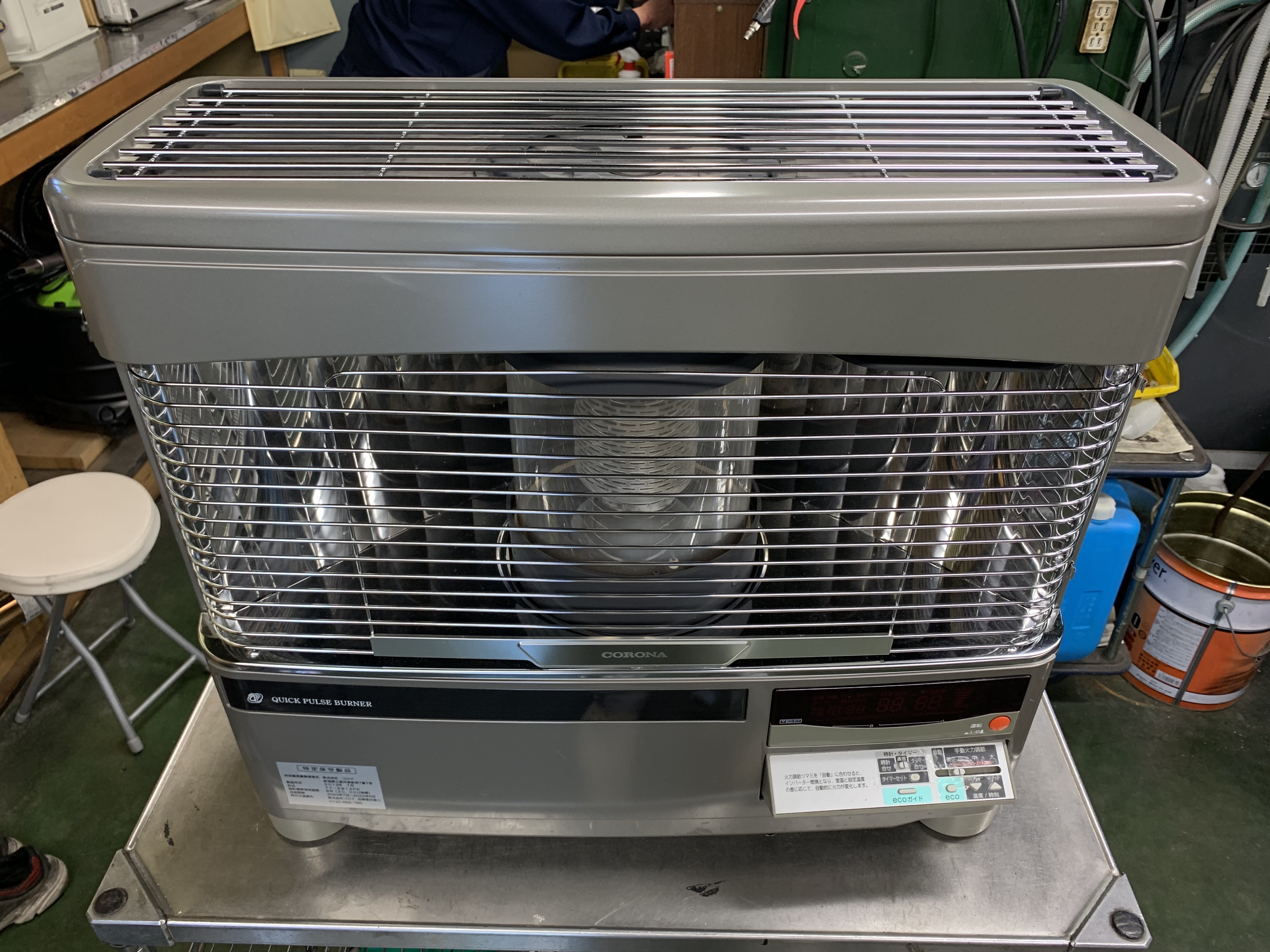 点検整備 FF式石油ストーブ | 有限会社のぞえ商事