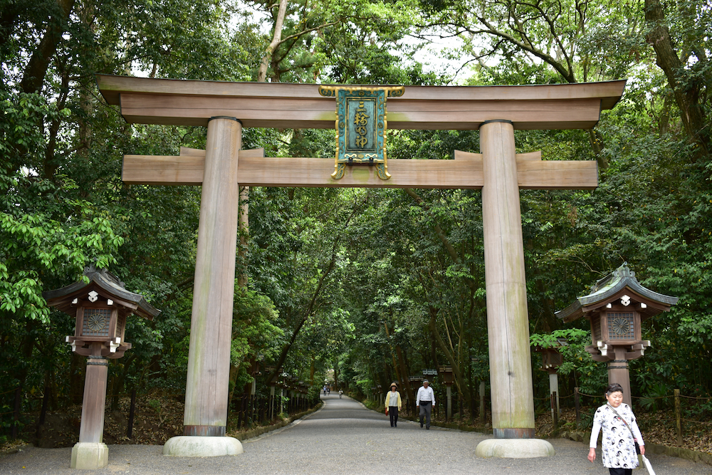 桜井市〉神宿る山を祀る日本最古の神社『大神神社』 | 奈良の地域密着