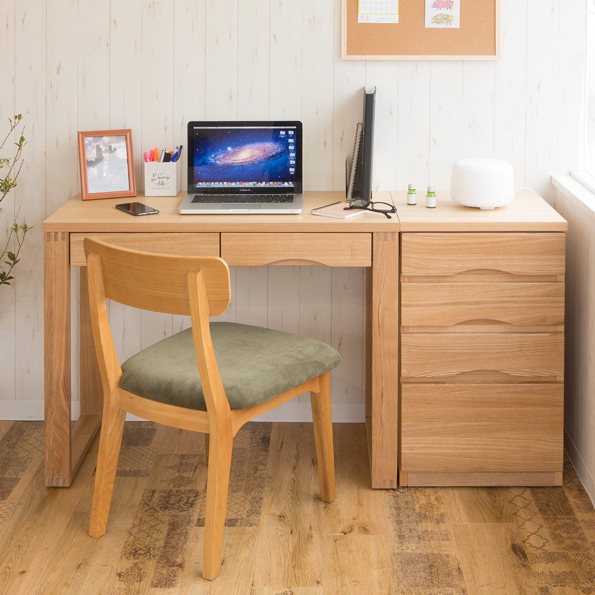 タモ突板の木目がうつくしい天然木デスク 奥行45cm(幅90cm ライト