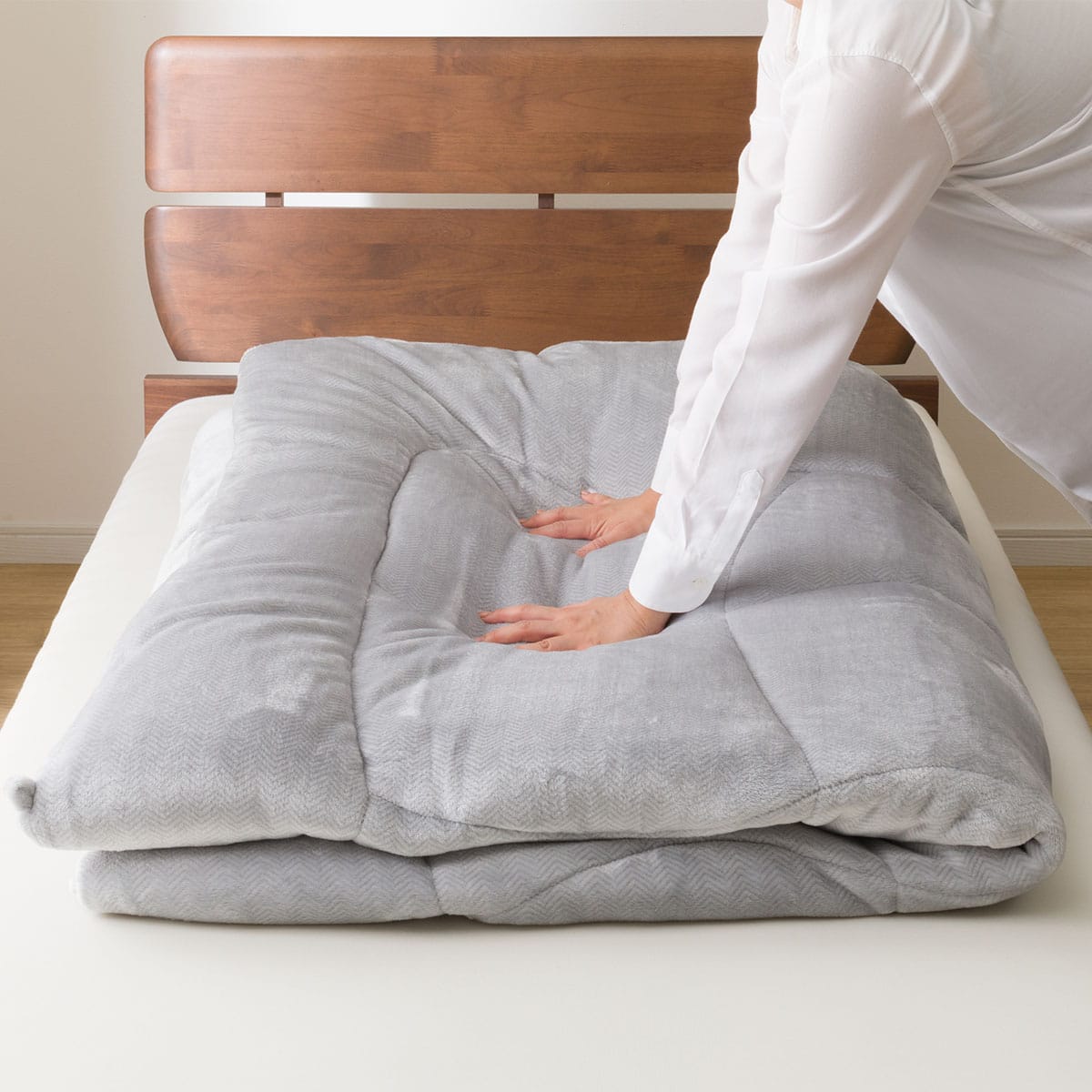 そのまま使える吸湿発熱掛け布団 クイーン(Nウォーム GY K2311 Q