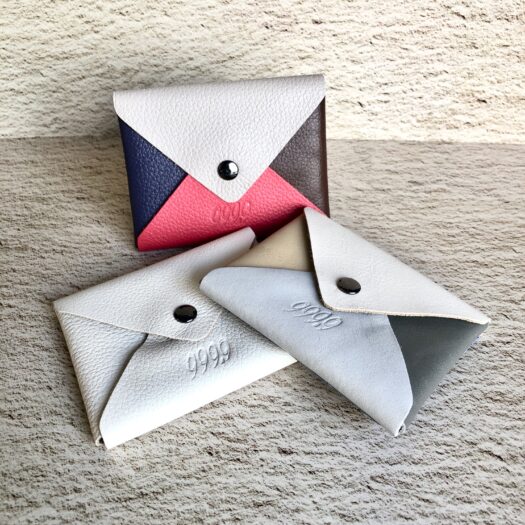 999.9 フォーナインズ ノベルティ「オリジナル本革製ミニポーチ