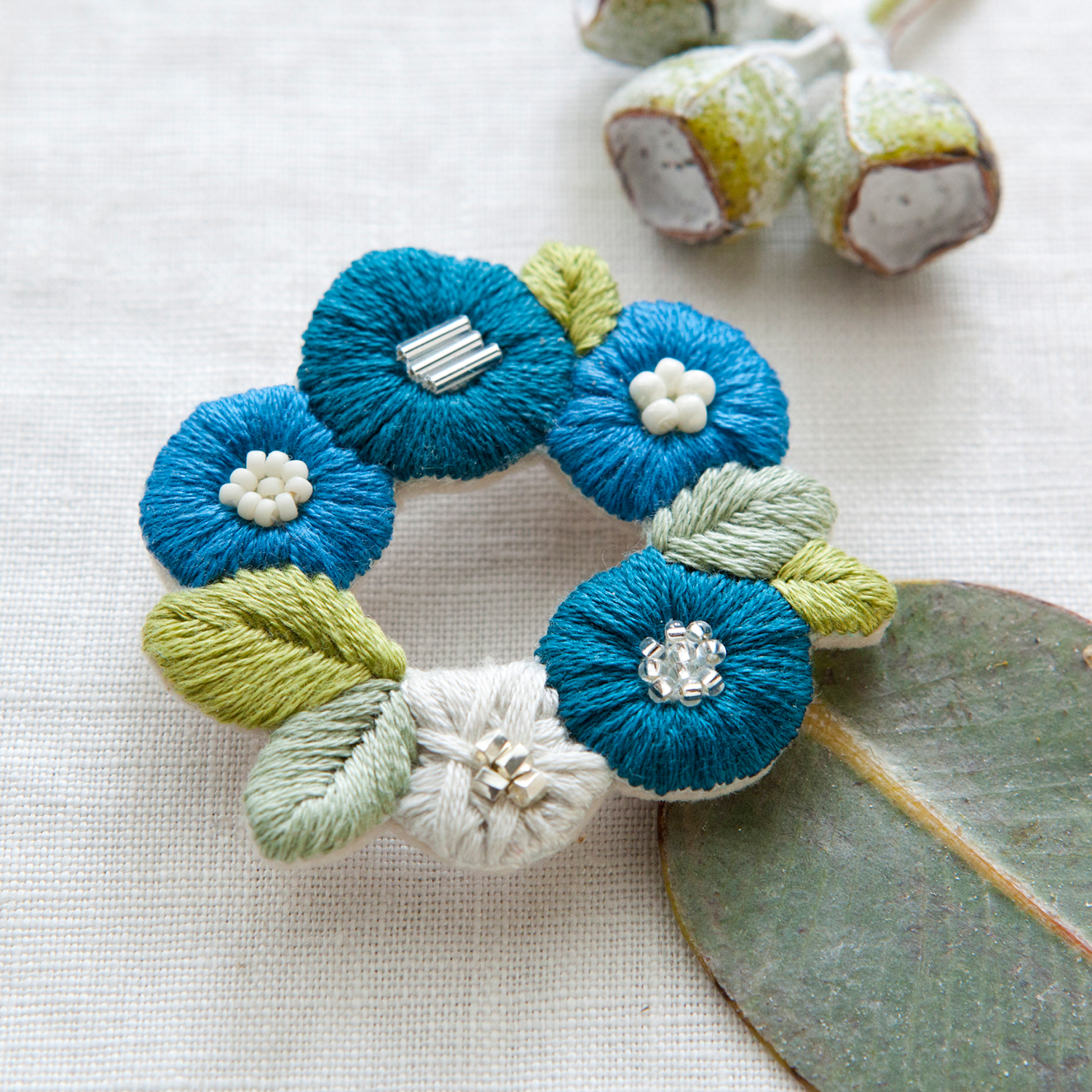 PHC-034-2 刺しゅうキット k.omono fioret wreah brooch ブローチ