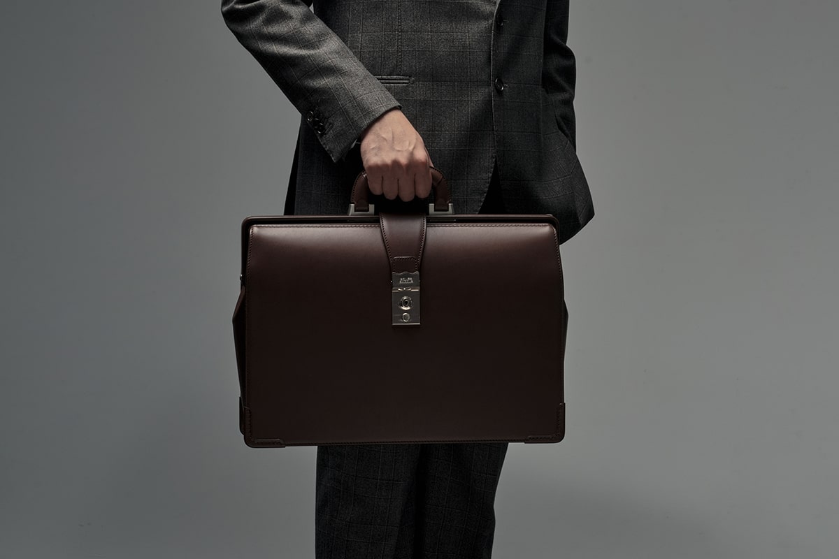 馬具メーカーソメスがつくるダレスバッグ｜エグゼクティブ