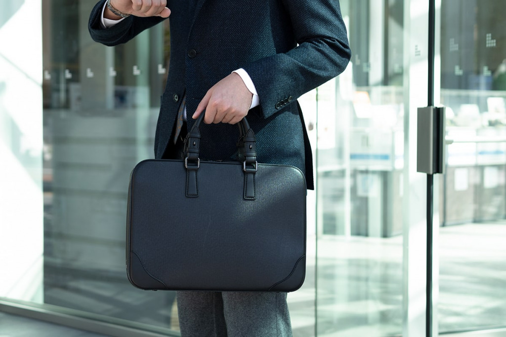馬具屋がつくる至極のビジネスバッグ｜イノベーションにnewモデル登場