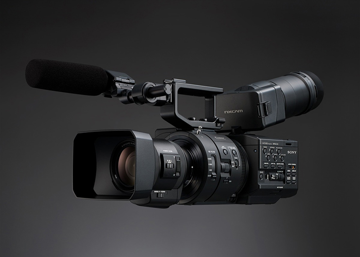 NEX-FS700R/NEX-FS700RH | ラージセンサーカメラ | ソニー