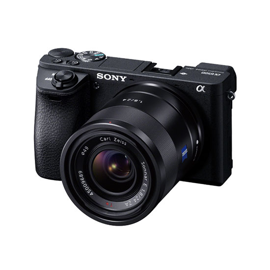 高性能AFと光学式5軸手ブレ補正機能を小型ボディに凝縮した『α6500』を