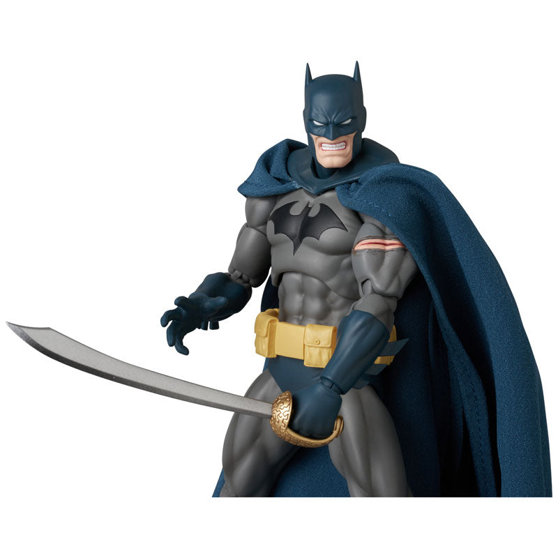 MAFEX BATMAN DAMAGE Ver. (BATMAN: HUSH Ver.) – SOOTANG HOBBY