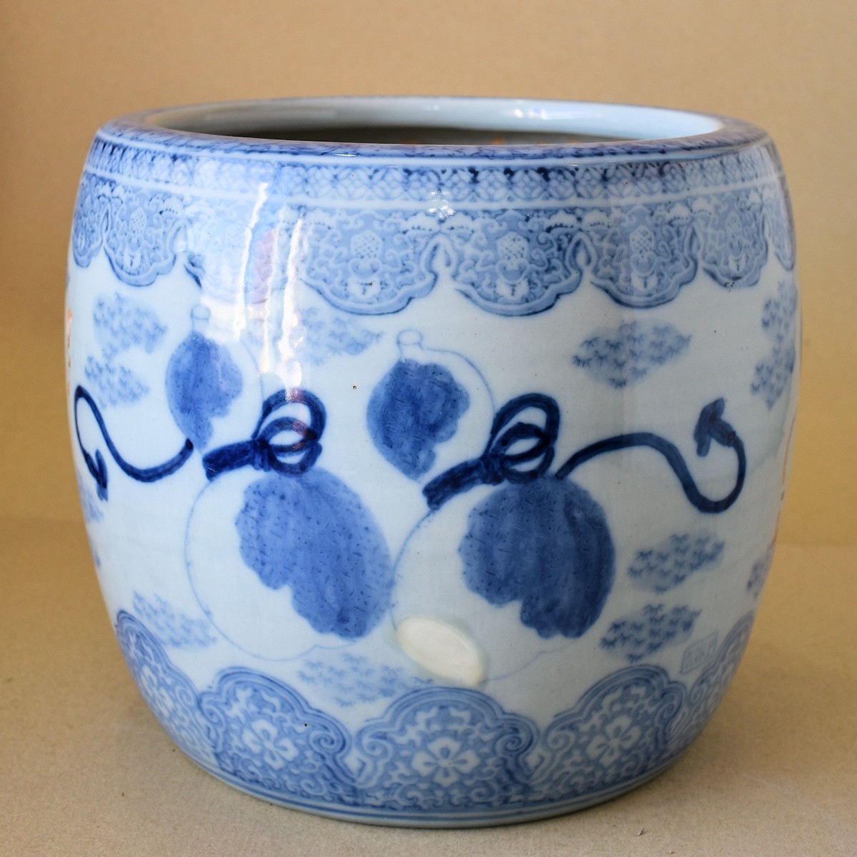 昭和レトロ 伊万里？ 火鉢 の出品！ 伊万里焼 有田焼 色絵孔雀図火鉢