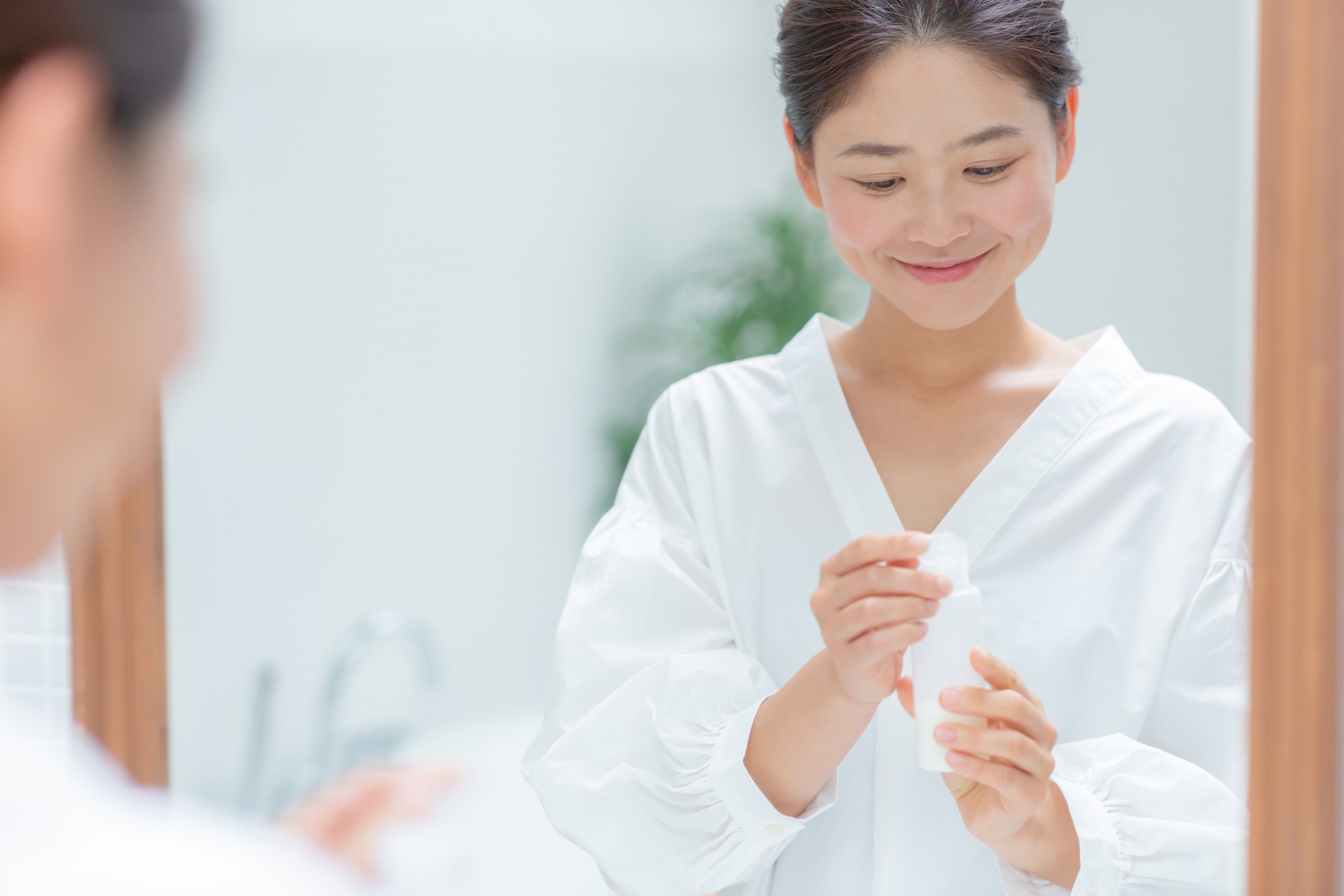 化粧品（コスメ）の使用期限は開封前後で変わる？ 正しい表示の見方や