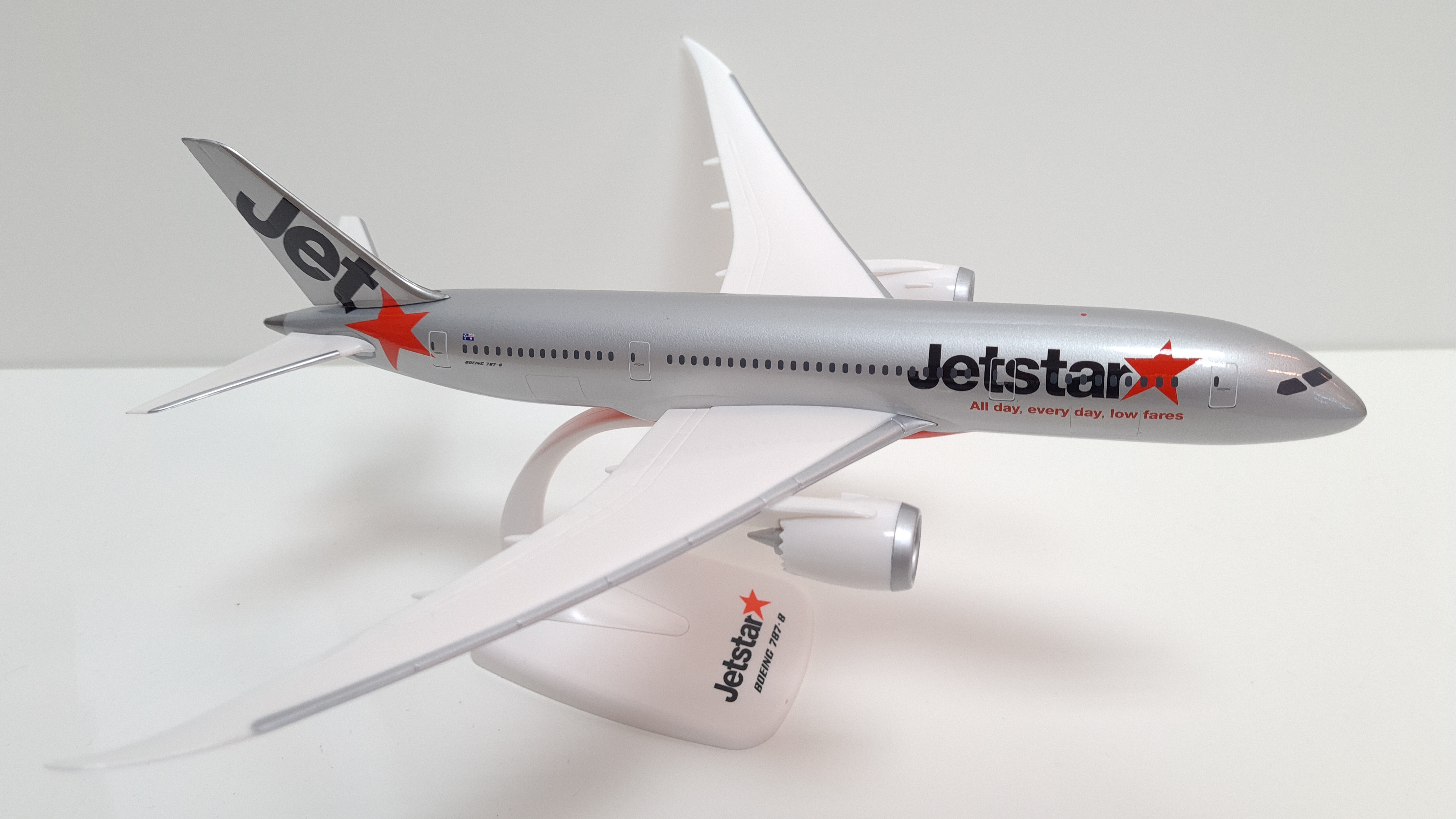 ScaleModelStore.com :: PPC 1:200 - 220907 - Jetstar Boeing 787-8