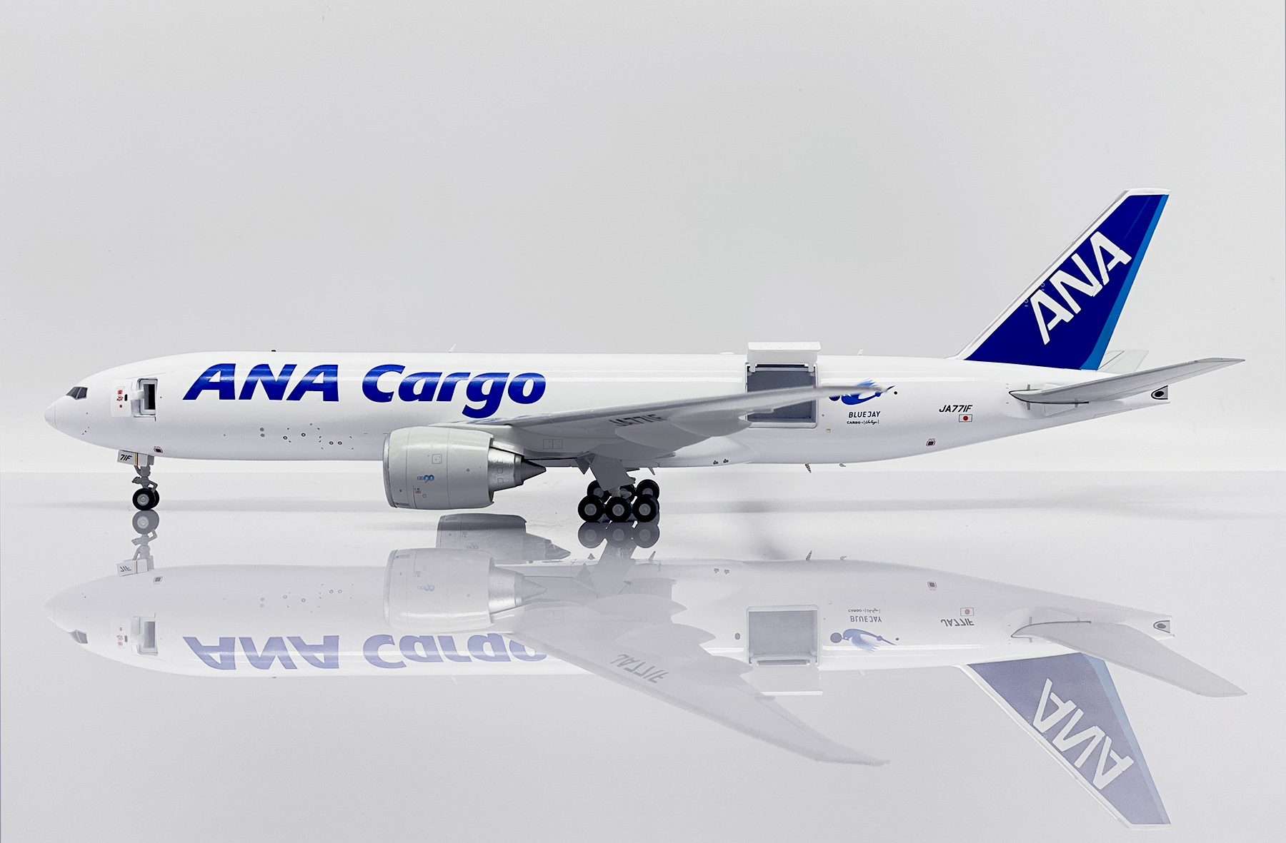 ScaleModelStore.com :: JC Wings 1:200 - SA2012C - ANA Cargo Boeing