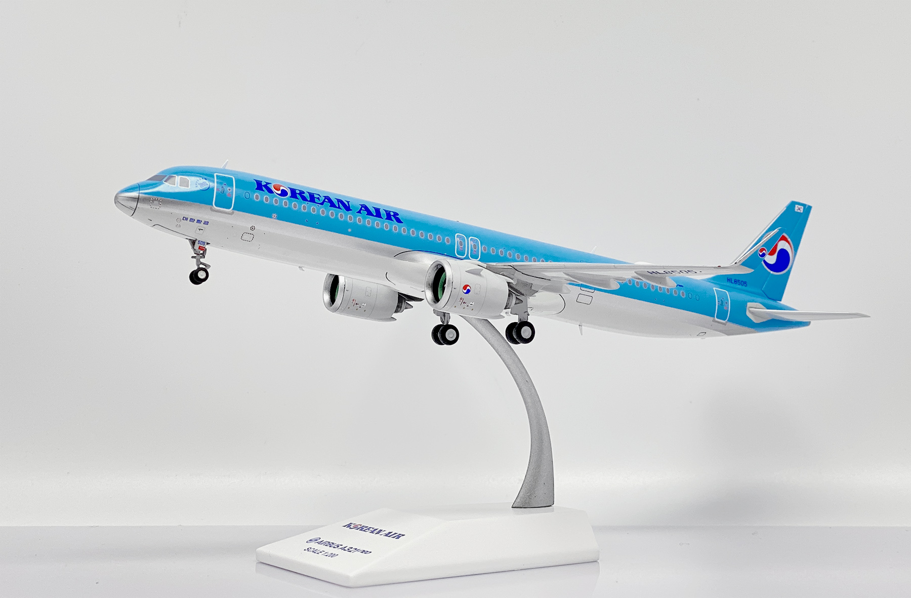 ScaleModelStore.com :: JC Wings 1:200 - XX20307 - Korean Air