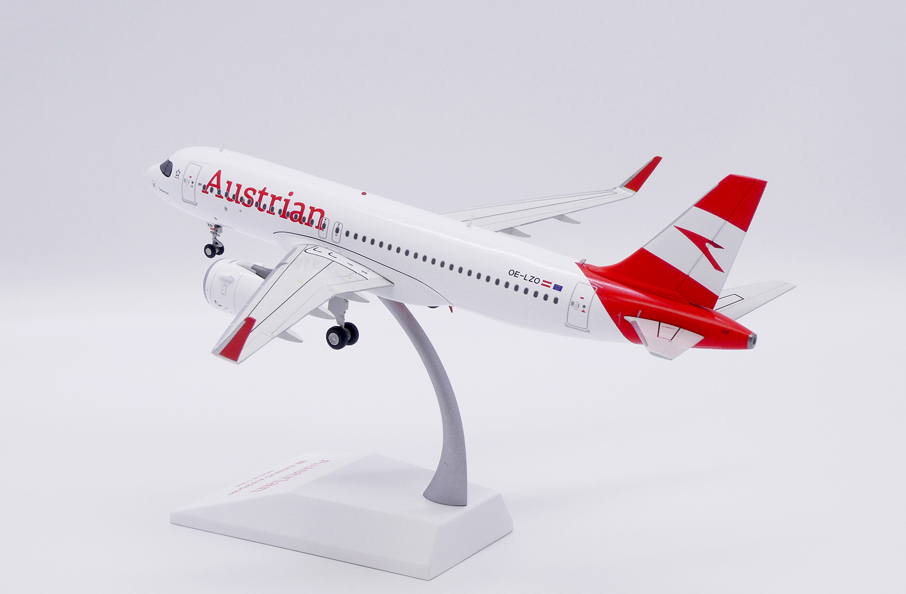 ScaleModelStore.com :: JC Wings 1:200 - LH2443 - Austrian Airlines