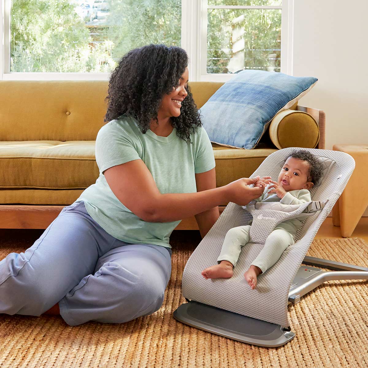 ErgoBaby EVOLVE エボルブ バウンサー メッシュ ライトグレー