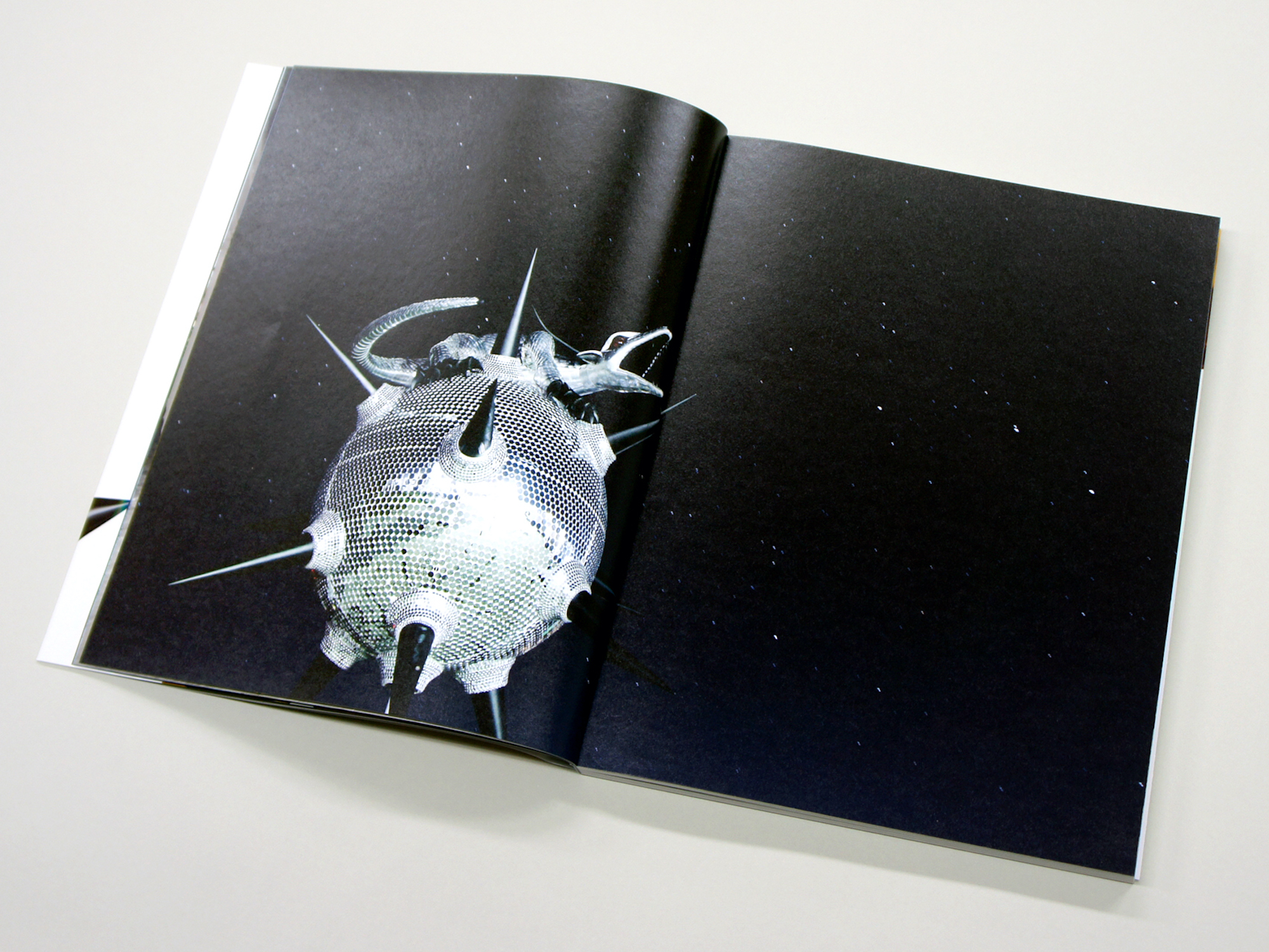 ULTRA: Kenji Yanobe Art Projects 2008-2013｜青幻舎 SEIGENSHA Art