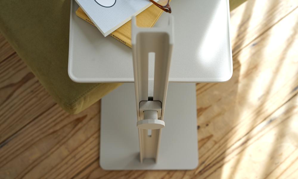 ミュージアム サイドテーブル ST-114 / ベージュString Furniture