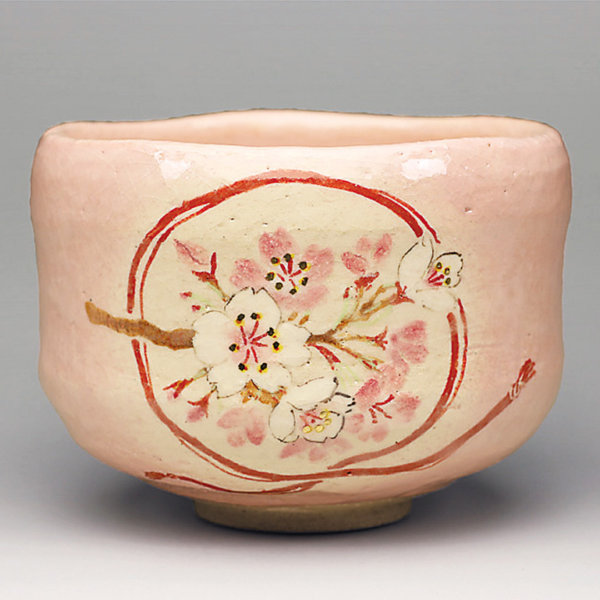 美しい古美術◾️蔵から丸みのある可愛らしい抹茶茶碗が出て来ました