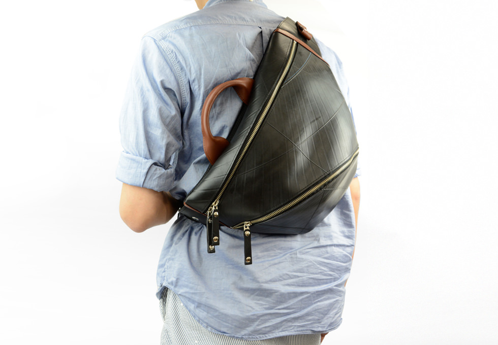 ワンショルダーバッグ TRIANGLE LARGE new model｜製品紹介｜バッグ