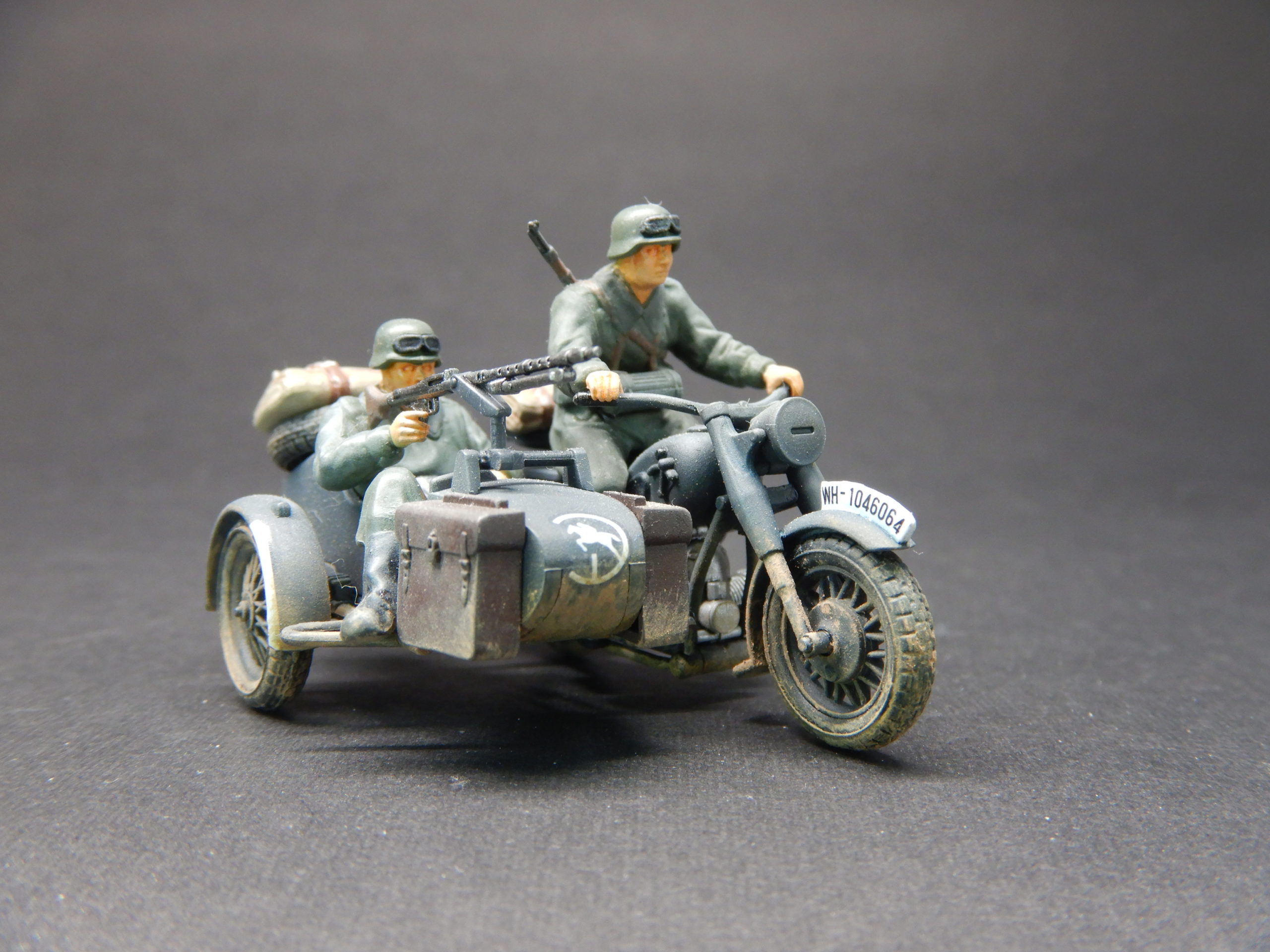 タミヤ 1/48 ドイツ陸軍 軍用サイドカー | 手動式模型工作