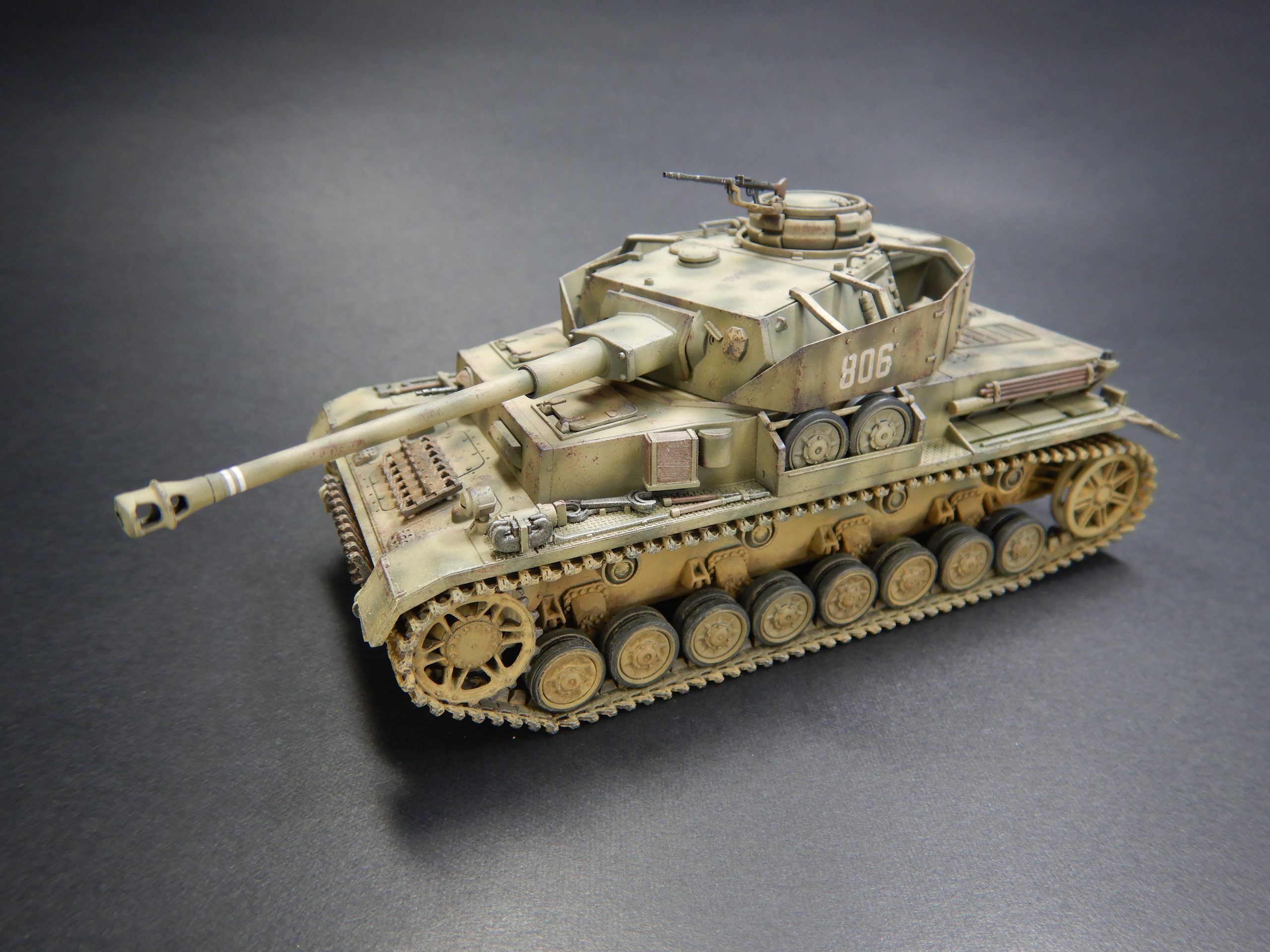 タミヤ 1/48 ドイツ陸軍 IV号戦車 J型 | 手動式模型工作