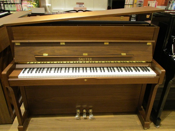 アコースティックピアノ【ザウター UP114Premiere】【ヤマハ MC108C