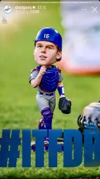 スミスのボブルヘッド人形（ドジャースの球団公式インスタグラムから