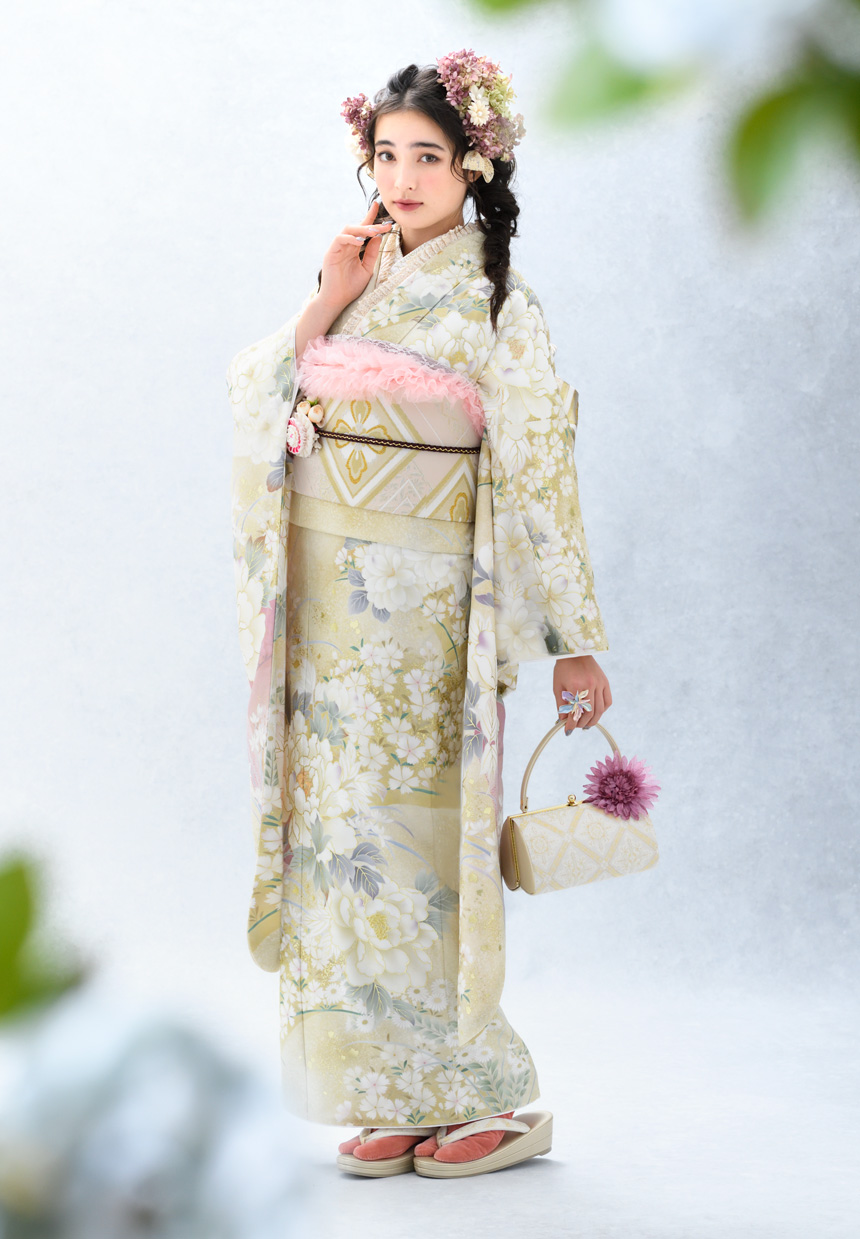 くすみカラー振袖でトレンドルックに！最旬コーデやヘアやメイクの