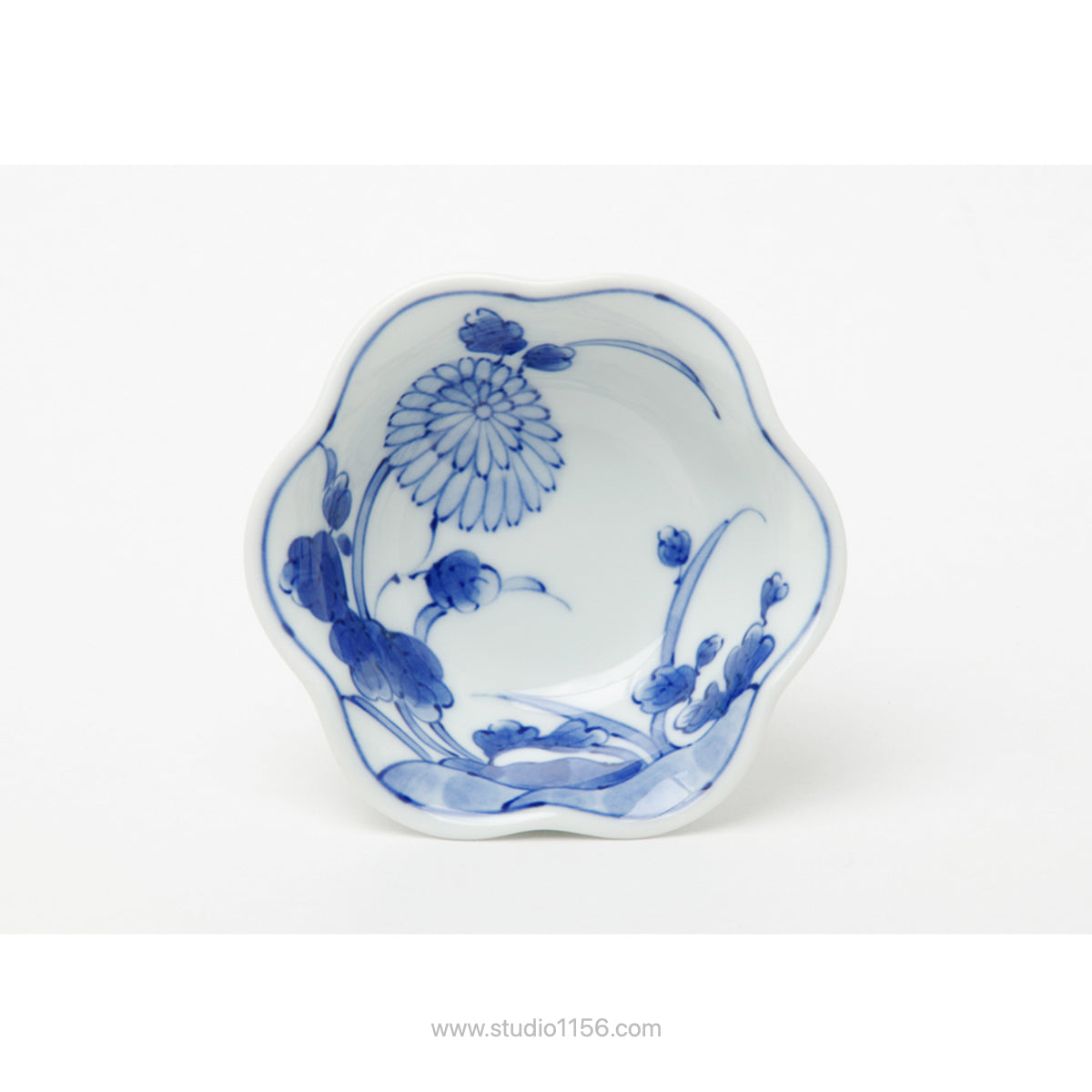 波佐見焼 染付 菊割図 花型小鉢(小) 9.5cm 高山陶器 - Studio1156