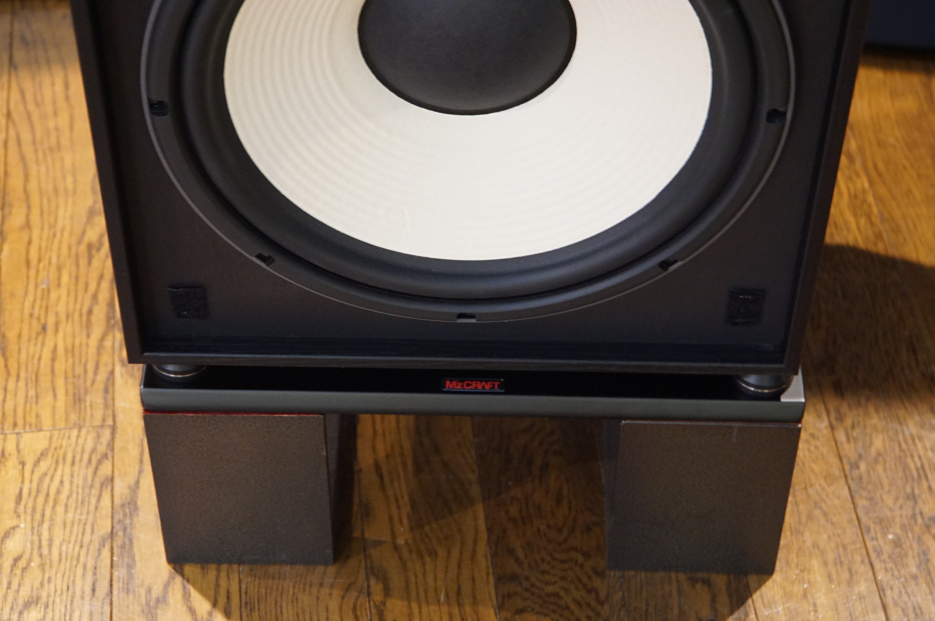 第二弾！JBL70周年記念限定モデル3ウェイ スタジオモニタースピーカー