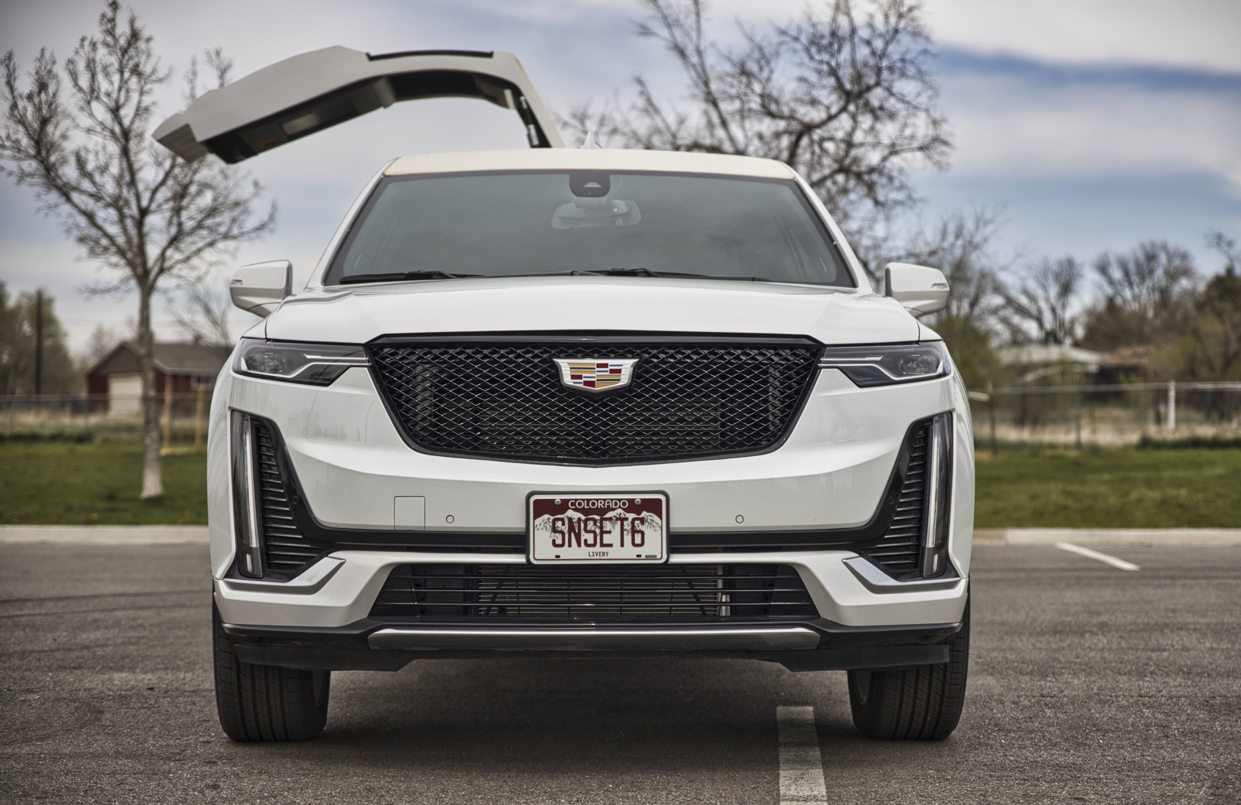 Cadillac XT6 (12-14 Passenger) | Sunset Luxury Limousines