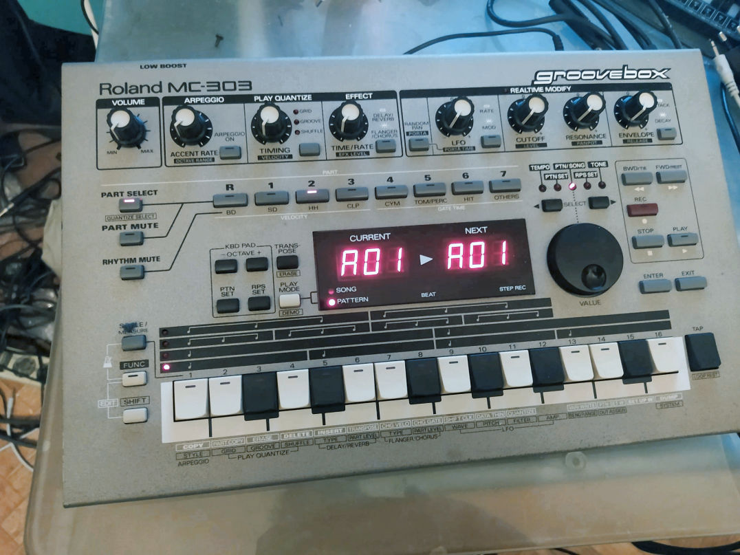 Roland MC-303 repair | Polynominal.com