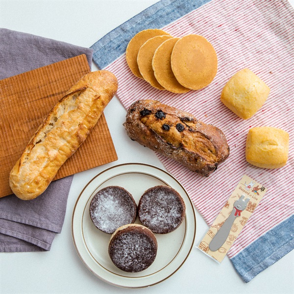 送料込み】「リサとガスパール」ル・オーブンのパンセット（冷凍パン
