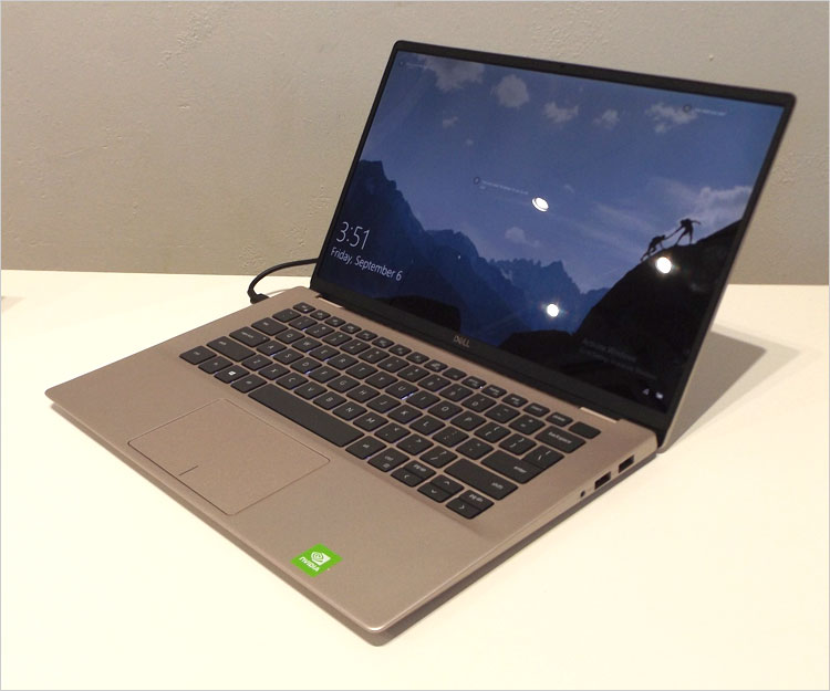 Inspiron 14-7490のカラーバリエーション【アイス・ベリー】