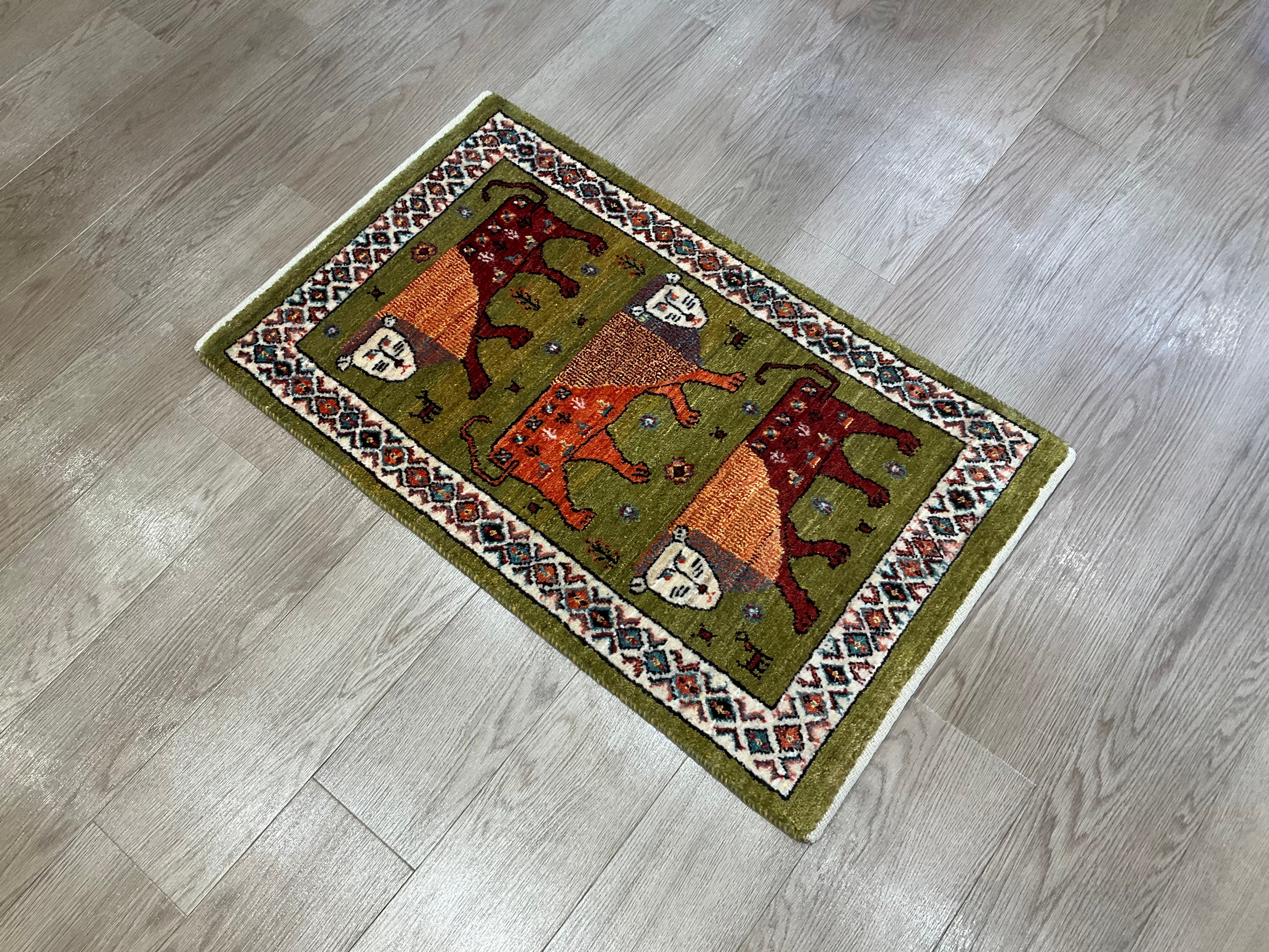 カシュクリギャッベ 93cm x 56cm RJ16086 – ペルシャ絨毯専門店