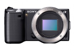 ソニー、3D/フルHD動画対応の小型デジタル一眼カメラ「NEX-5」など発売