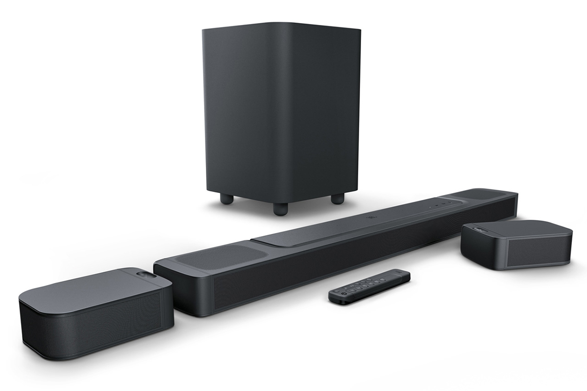 リビングに劇場の音を持ち込める」と評論家絶賛。JBLの“高コスパ