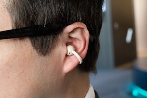 ファーウェイ、イヤーカフ型オープン完全ワイヤレス「HUAWEI FreeClip